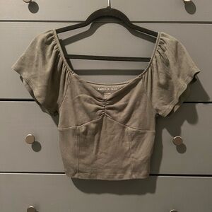 AMERICAN EAGLE- green flutter sleeve crop top